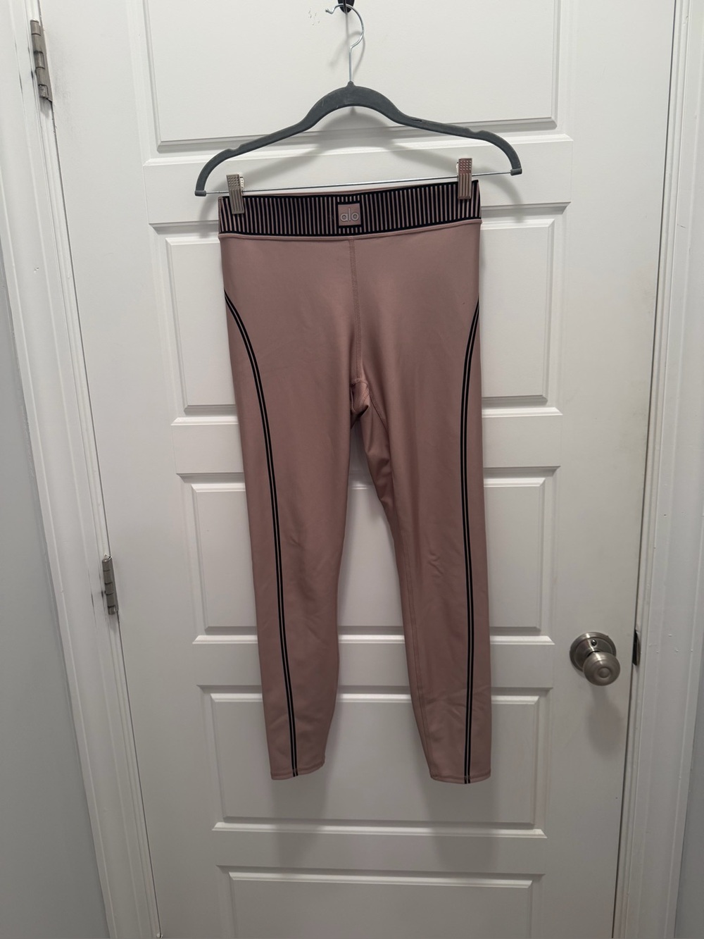Alo Alo Airlift Line Up leggings taupe